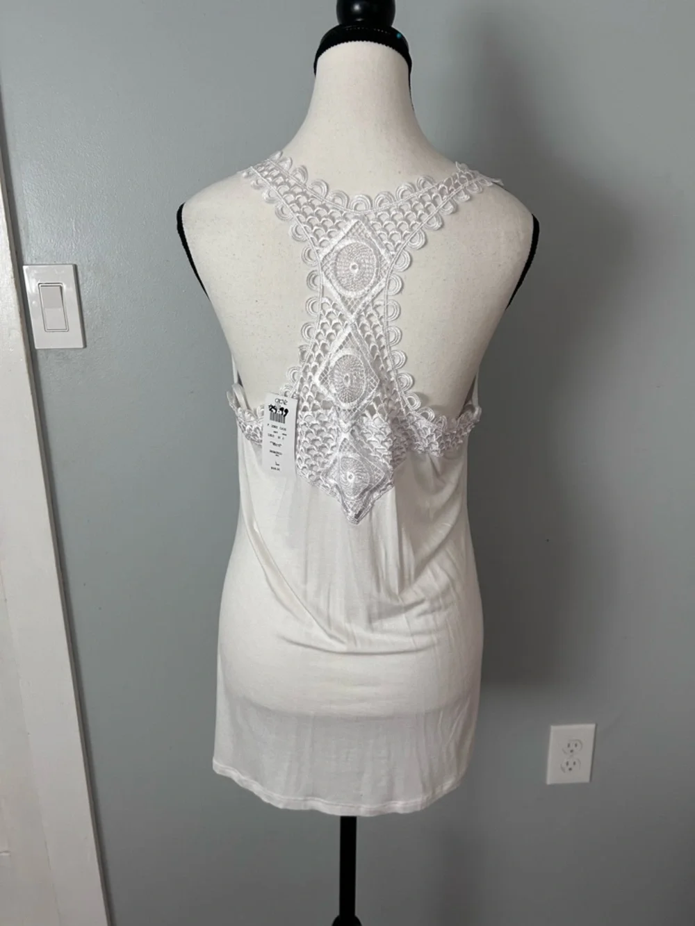 Cache White Lace Racerback Tank - Picture 3 of 7